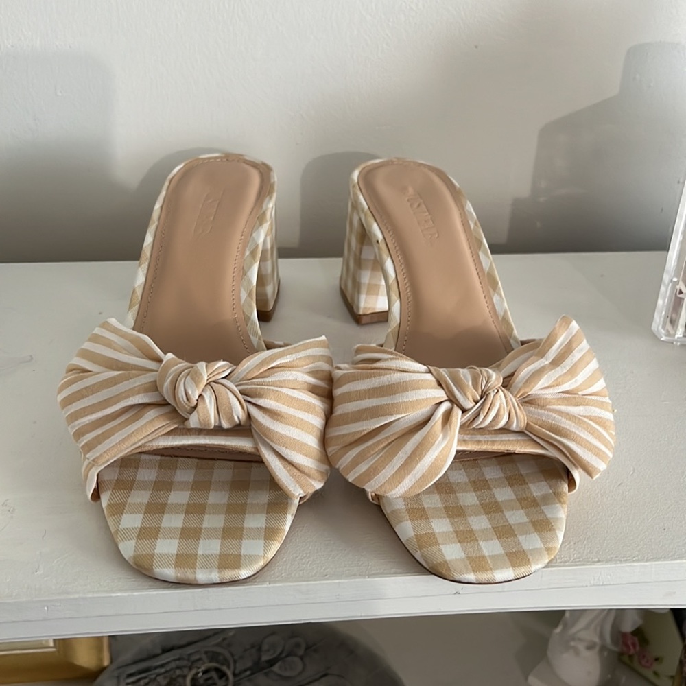 Just fab bow heels